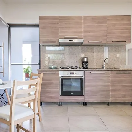 Helios Apartment
